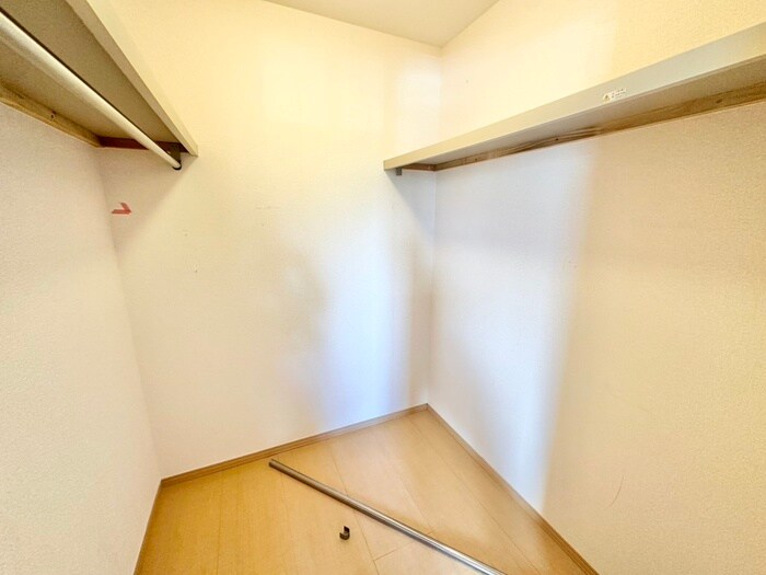 物件内観写真10　(収納)