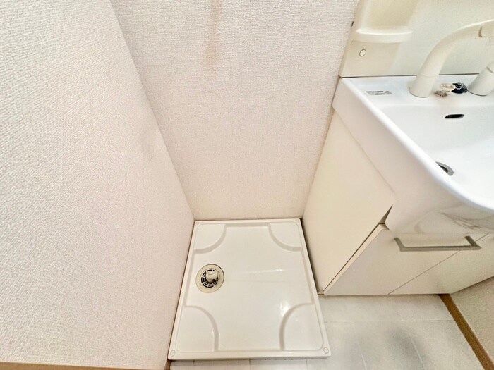 物件内観写真15　(洗濯機置場)