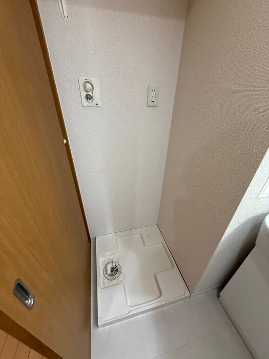 物件内観写真14　(洗濯機置場)