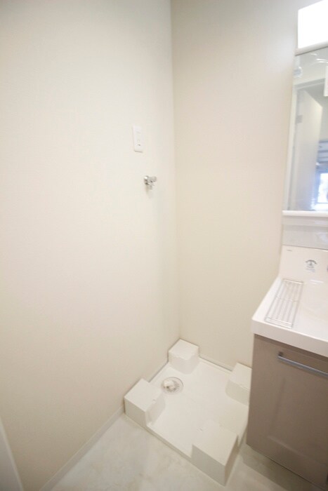物件内観写真14　(洗濯機置場)