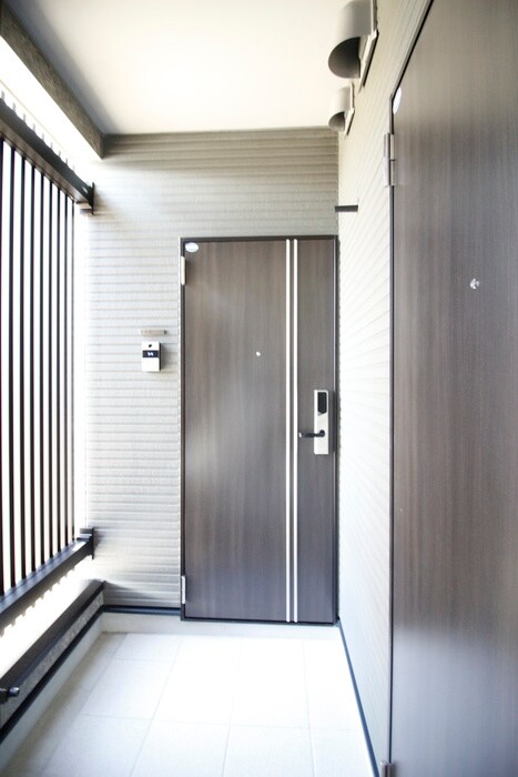 物件内観写真17　(玄関)