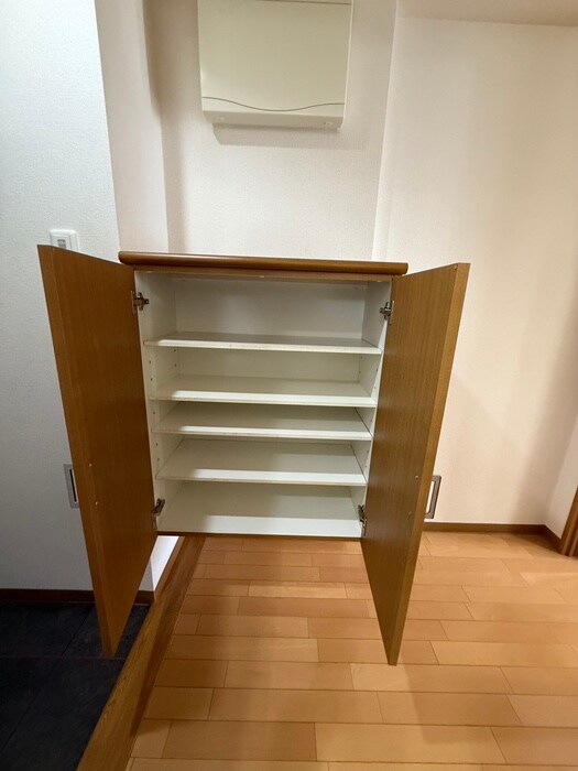 物件内観写真18　(靴箱)
