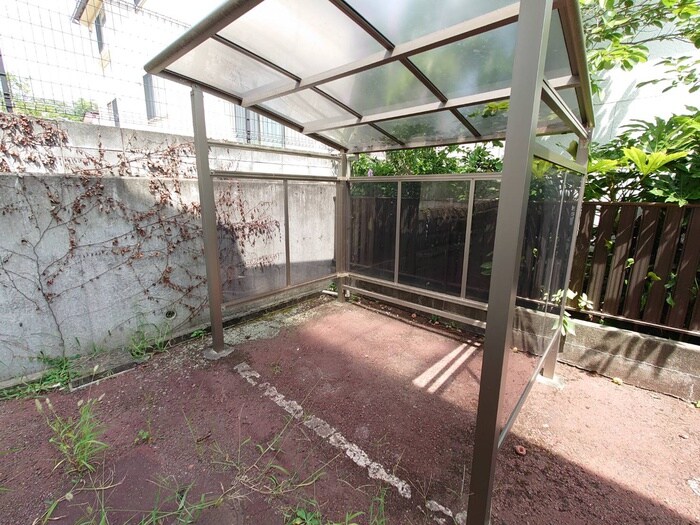 物件外観写真5　(駐輪場)