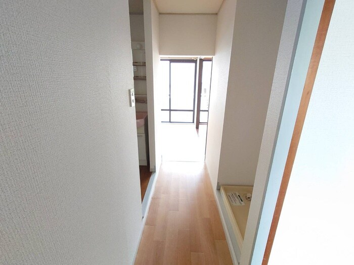 物件内観写真18　(廊下)