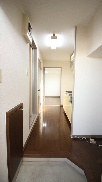 物件内観写真15　(廊下)