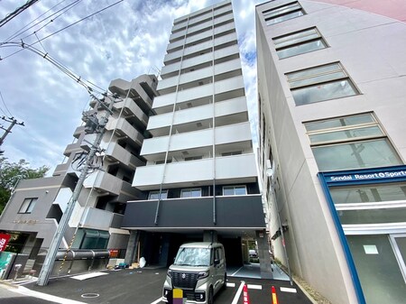 LUNA仙台東口外観写真