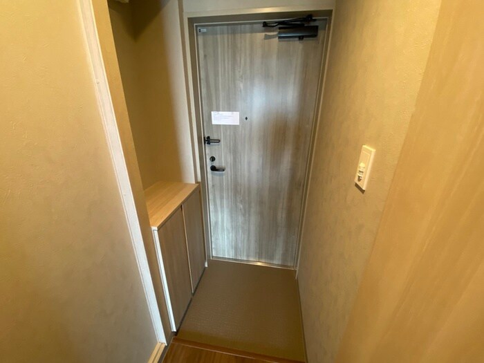 物件内観写真17　(玄関)
