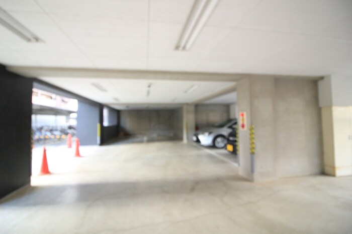 物件外観写真2　(駐車場)