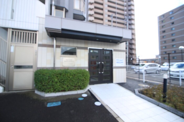 物件外観写真4　(エントランス部分)