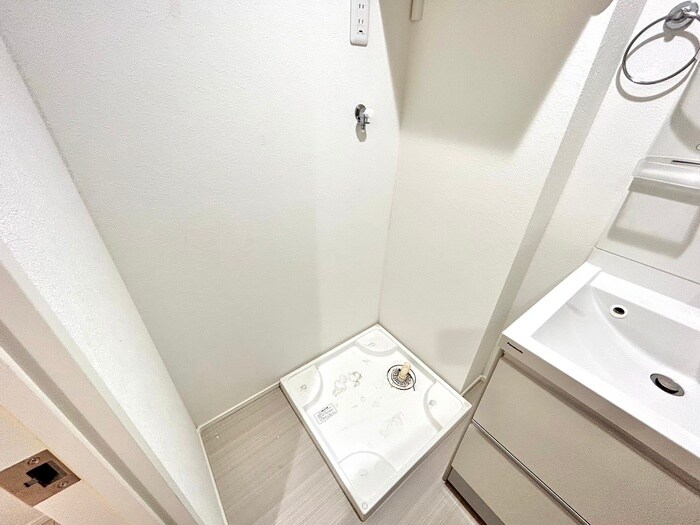 物件内観写真14　(洗濯機置場)