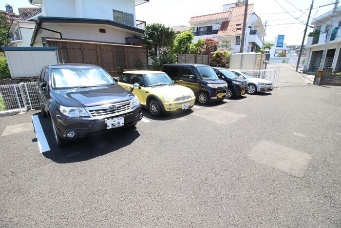 物件外観写真5　(駐車場)