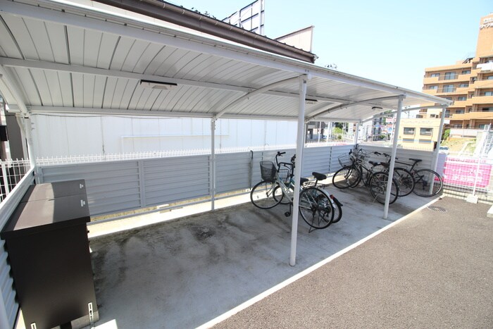物件外観写真6　(駐輪場)