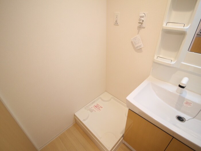 物件内観写真13　(洗濯機置場)