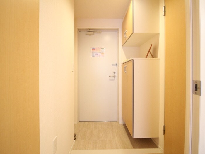 物件内観写真15　(玄関)