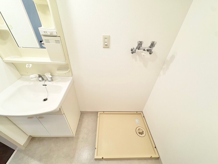 物件内観写真14　(洗濯機置場)