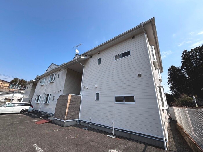 物件外観写真5　(エントランス部分)