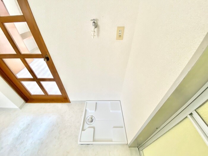 物件内観写真13　(洗濯機置場)