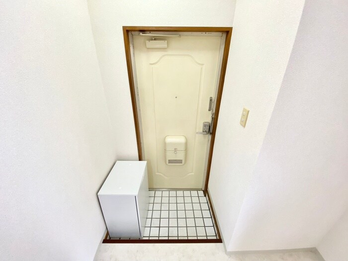 物件内観写真14　(玄関)