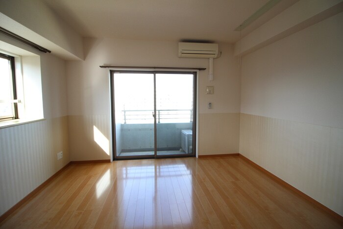 物件内観写真9　(居室)