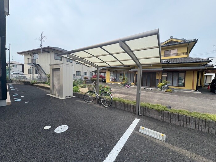 物件外観写真5　(駐輪場)