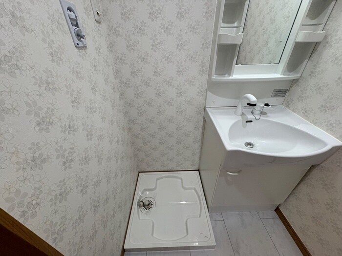 物件内観写真14　(洗濯機置場)