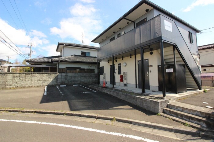 物件外観写真3　(駐車場)