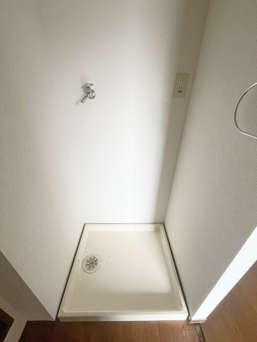 物件内観写真11　(洗濯機置場)