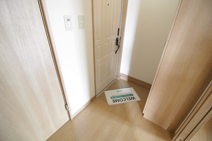 物件内観写真20　(玄関)