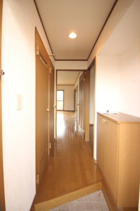 物件内観写真12　(玄関)