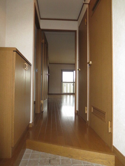 物件内観写真13　(廊下)