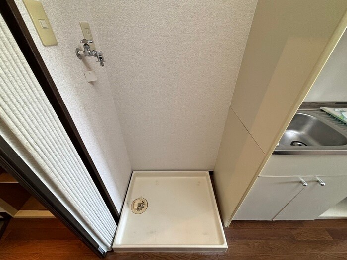 物件内観写真14　(洗濯機置場)