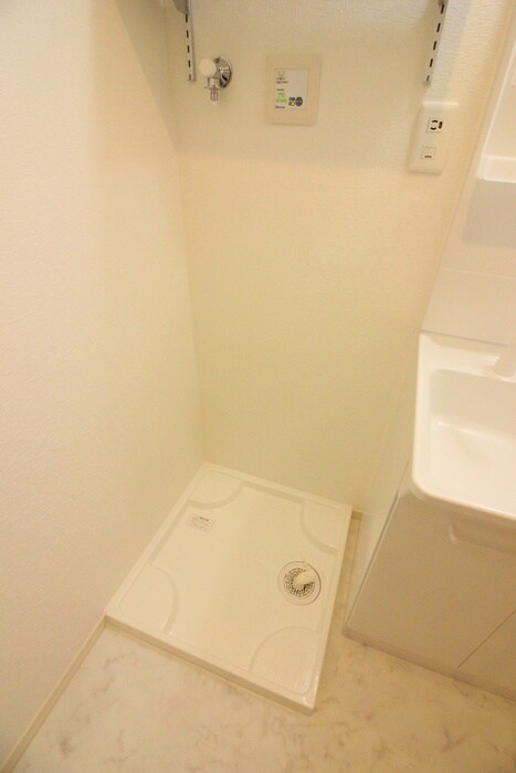 物件内観写真12　(洗濯機置場)