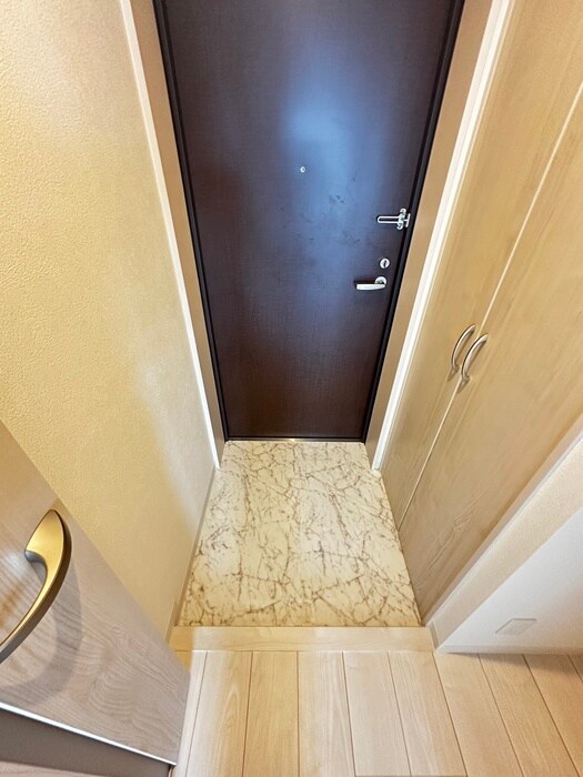 物件内観写真18　(玄関)
