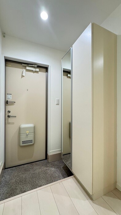 物件内観写真16　(玄関)