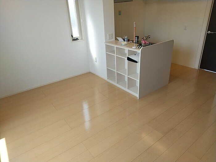 物件内観写真3　(居室)