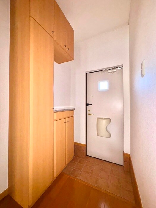 物件内観写真18　(玄関)