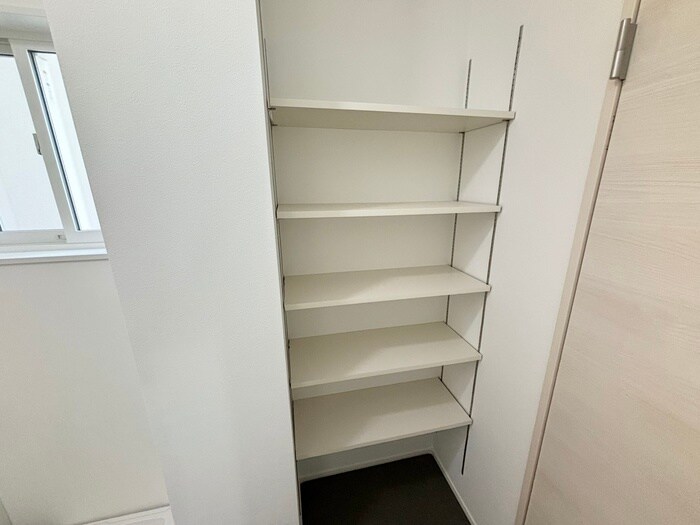 物件内観写真18　(収納)
