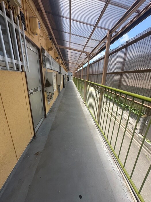 物件外観写真3　(エントランス部分)