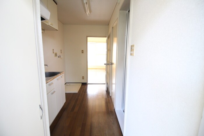 物件内観写真16　(廊下)