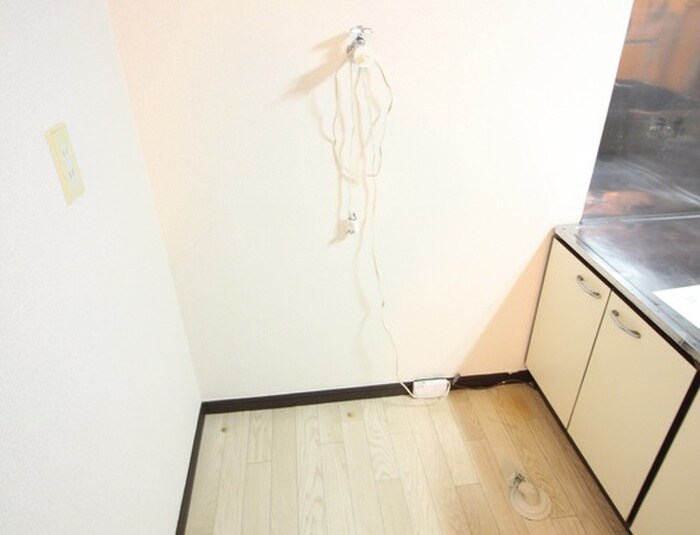 物件内観写真13　(洗濯機置場)