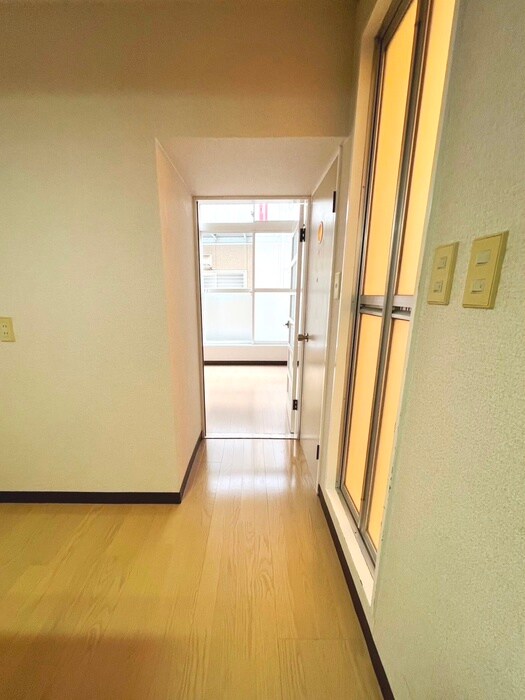物件内観写真15　(廊下)