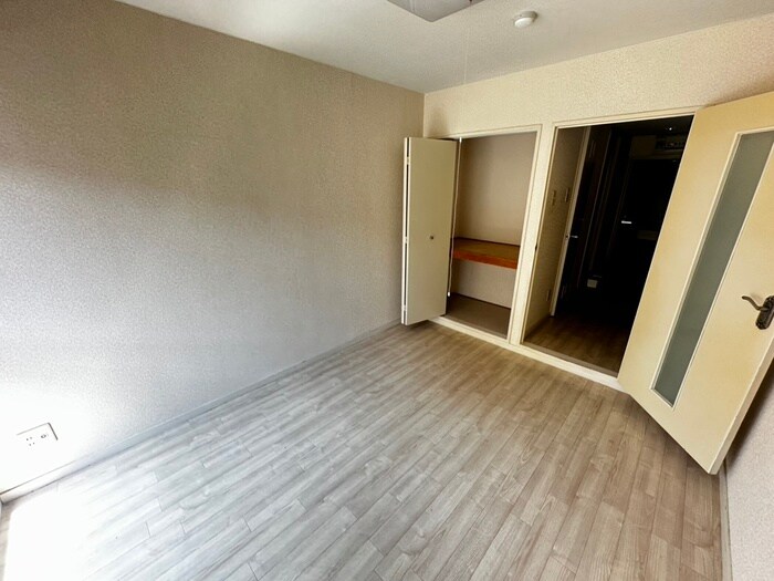 物件内観写真10　(居室)