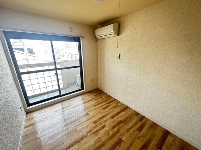 物件内観写真10　(居室)