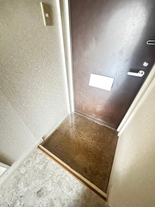 物件内観写真17　(玄関)