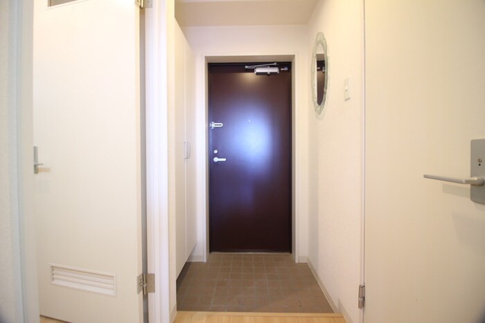 物件内観写真14　(玄関)