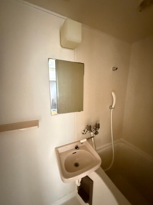 物件内観写真12　(洗面)