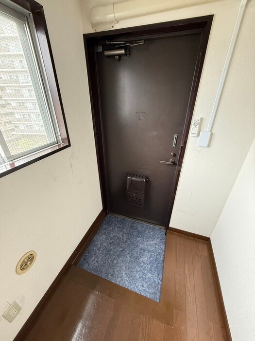 物件内観写真15　(玄関)