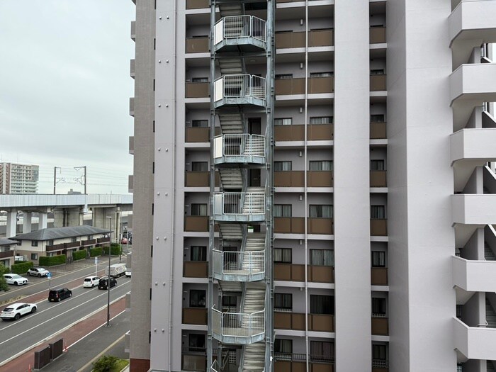 物件内観写真22　(室内からの展望)