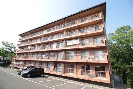 クロ－バ－ヒルマンション外観写真