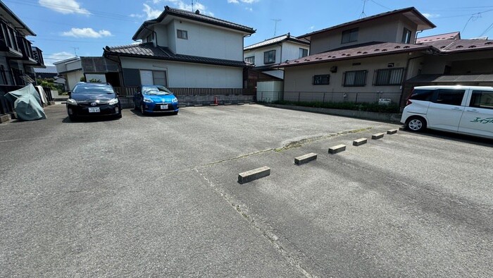 物件外観写真6　(駐輪場)